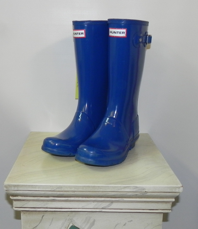 Hunter Kids Original Gloss boots teal color size 3G/B.  MSRP at Belk $80. Our Price $60